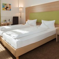 Hotel-Aviva-Karlsruhe-Doppelzimmer-Bett